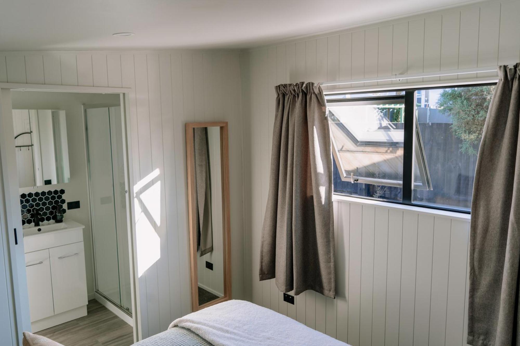 Mountain Cabin - Central, Cosy And Cute With Views Wanaka Exterior foto